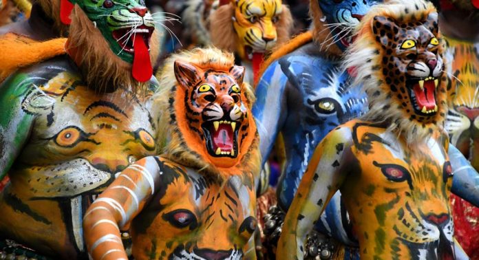 പുലിക്കളി സംഘങ്ങൾക്ക് ഓണസമ്മാനവുമായി കേന്ദ്ര മന്ത്രി സുരേഷ് ഗോപി ; സംഘങ്ങൾക്ക് മൂന്ന് ലക്ഷം രൂപ പുലിക്കളി സംഘങ്ങൾക്ക് ഓണസമ്മാനവുമായി കേന്ദ്ര മന്ത്രി സുരേഷ് ഗോപി ; സംഘങ്ങൾക്ക് മൂന്ന് ലക്ഷം രൂപ