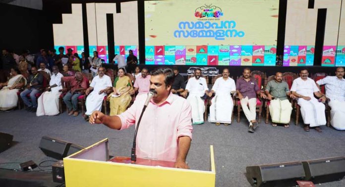 കരിയാട്ടം കോന്നിയുടെ ടൂറിസം, വ്യാപാര മേഖലകളിൽ ഉണർവേകി – അഡ്വ. കെ.യു.ജനീഷ് കുമാർ എം.എൽ.എ കരിയാട്ടം കോന്നിയുടെ ടൂറിസം, വ്യാപാര മേഖലകളിൽ ഉണർവേകി – അഡ്വ. കെ.യു.ജനീഷ് കുമാർ എം.എൽ.എ