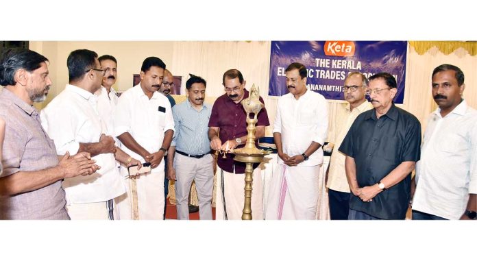 കേരള ഇലക്ട്രിക് ട്രേഡ്സ് അസോസിയേഷൻ (KETA) പത്തനംതിട്ട ജില്ലയുടെ ആദ്യ ജനറൽ ബോഡി യോഗം നടന്നു കേരള ഇലക്ട്രിക് ട്രേഡ്സ് അസോസിയേഷൻ (KETA) പത്തനംതിട്ട ജില്ലയുടെ ആദ്യ ജനറൽ ബോഡി യോഗം നടന്നു