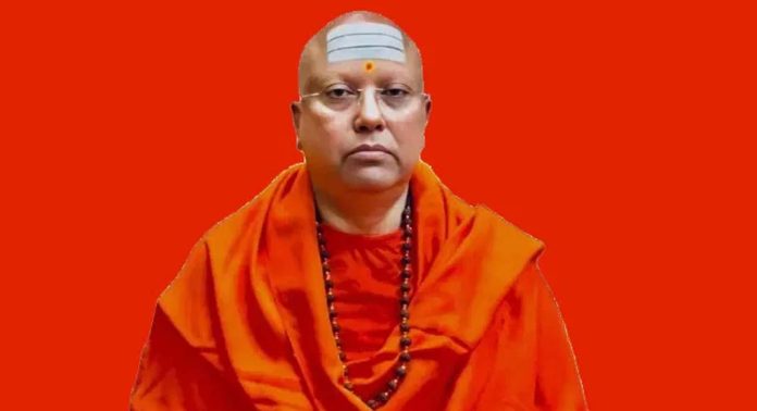 അറസ്റ്റിലായ സ്വയം പ്രഖ്യാപിത ആൾദൈവം സ്വാമി ചൈതന്യാനന്ദ സരസ്വതിയുടെ ഫോണിൽ നിന്ന് നിർണായക തെളിവുകൾ കണ്ടെത്തി അറസ്റ്റിലായ സ്വയം പ്രഖ്യാപിത ആൾദൈവം സ്വാമി ചൈതന്യാനന്ദ സരസ്വതിയുടെ ഫോണിൽ നിന്ന് നിർണായക തെളിവുകൾ കണ്ടെത്തി