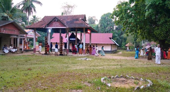 ഓതറ പുതുക്കുളങ്ങര ദേവീ ക്ഷേത്രത്തിലെ ഈ വർഷത്തെ നവരാത്രി മഹോത്സവത്തിന് നാളെ തുടക്കം ഓതറ പുതുക്കുളങ്ങര ദേവീ ക്ഷേത്രത്തിലെ ഈ വർഷത്തെ നവരാത്രി മഹോത്സവത്തിന് നാളെ തുടക്കം