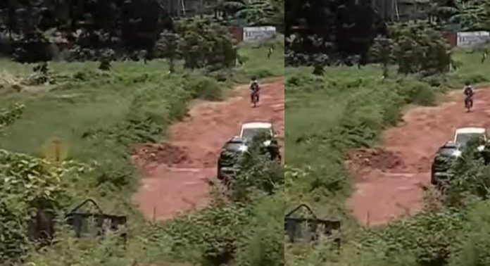 സീപോർട്ട് -എയർപോർട്ട് റോഡ് : സ്ഥലം വിട്ട് നൽകിയവരിൽ നിന്ന് നഷ്ടപരിഹാര തുക തിരിച്ചു പിടിക്കാനുള്ള നീക്കം പുനഃപരിശോധിക്കാൻ റവന്യൂ വകുപ്പ് സീപോർട്ട് -എയർപോർട്ട് റോഡ് : സ്ഥലം വിട്ട് നൽകിയവരിൽ നിന്ന് നഷ്ടപരിഹാര തുക തിരിച്ചു പിടിക്കാനുള്ള നീക്കം പുനഃപരിശോധിക്കാൻ റവന്യൂ വകുപ്പ്