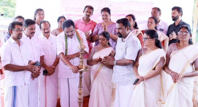 ഇലന്തൂർ ശ്രീ ചിത്തിരവിലാസം മാർക്കറ്റിലെ ഷോപ്പിംഗ് കോംപ്ലക്സിൻ്റെ ശിലാസ്ഥാപനവും നിർമ്മാണ ഉദ്ഘാടനവും നടന്നു ഇലന്തൂർ ശ്രീ ചിത്തിരവിലാസം മാർക്കറ്റിലെ ഷോപ്പിംഗ് കോംപ്ലക്സിൻ്റെ ശിലാസ്ഥാപനവും നിർമ്മാണ ഉദ്ഘാടനവും നടന്നു