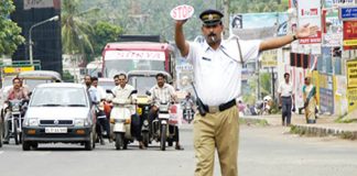 കൊച്ചിയിൽ ജനം പൊറുതിമുട്ടിയ പ്രശ്നത്തിന് പരിഹാരം കാണാൻ സിറ്റി പോലീസ് യോഗം വിളിച്ചു ; ഗതാഗതക്കുരുക്ക് അഴിക്കാൻ നിർദേശങ്ങൾ തേടി