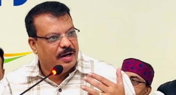 ആദിവാസികൾ ഹിന്ദു വിഭാഗത്തിൽ ഉൾപ്പെടില്ലെന്ന് ഉമാങ് സിംഹാർ ആദിവാസികൾ ഹിന്ദു വിഭാഗത്തിൽ ഉൾപ്പെടില്ലെന്ന് ഉമാങ് സിംഹാർ