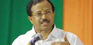 മിഠായി കുട്ടികളുടെ കയ്യിൽ കൊടുക്കാതെ മേശയിൽ വിതറിയിട്ട സംഭവം ; പ്രതികരിച്ച് വി മുരളീധരൻ