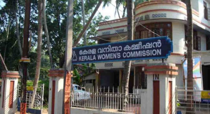 ഡോ എം ലീലാവതിക്കെതിരെയുള്ള സൈബർ ആക്രമണങ്ങൾ അപലപനീയമെന്ന് വനിതാ കമ്മീഷൻ ഡോ എം ലീലാവതിക്കെതിരെയുള്ള സൈബർ ആക്രമണങ്ങൾ അപലപനീയമെന്ന് വനിതാ കമ്മീഷൻ