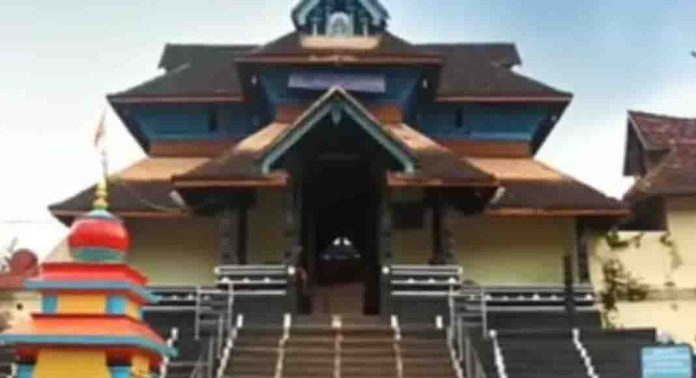 ആറന്മുള ക്ഷേത്രത്തിലെ സ്ട്രോങ്ങ് റൂം ഇന്ന് തുറന്നു പരിശോധിക്കും ആറന്മുള ക്ഷേത്രത്തിലെ സ്ട്രോങ്ങ് റൂം ഇന്ന് തുറന്നു പരിശോധിക്കും