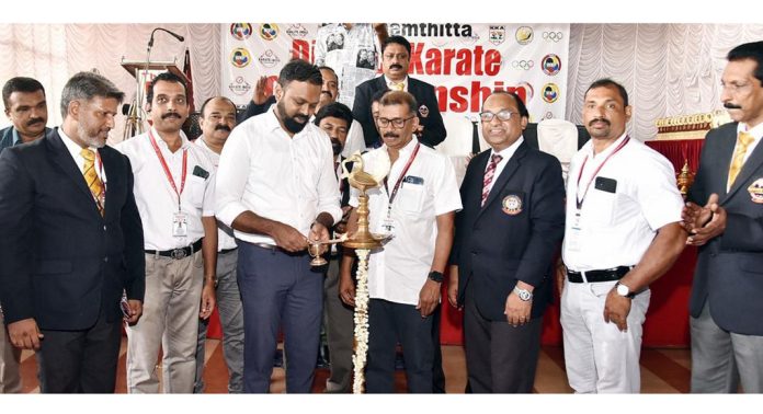 600 ലധികം കായിക താരങ്ങൾ പങ്കെടുത്ത ജില്ലാ കരാട്ടെ ചാമ്പ്യൻഷിപ്പ് പത്തനംതിട്ടയിൽ നടന്നു 600 ലധികം കായിക താരങ്ങൾ പങ്കെടുത്ത ജില്ലാ കരാട്ടെ ചാമ്പ്യൻഷിപ്പ് പത്തനംതിട്ടയിൽ നടന്നു