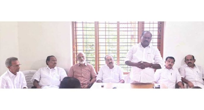 ശബരിമല സ്വര്ണ്ണപ്പാളി മോഷണം ; യഥാര്ത്ഥ പ്രതികള് സി.പി.എം നേതാക്കള് : പ്രൊഫ. സതീഷ് കൊച്ചുപറമ്പില് ശബരിമല സ്വര്ണ്ണപ്പാളി മോഷണം ; യഥാര്ത്ഥ പ്രതികള് സി.പി.എം നേതാക്കള് : പ്രൊഫ. സതീഷ് കൊച്ചുപറമ്പില്