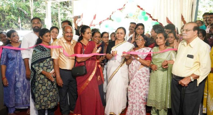 ആയുഷ് ചികിത്സാ സംവിധാനം ശക്തിപ്പെടുത്തും : മന്ത്രി വീണാ ജോര്ജ് ആയുഷ് ചികിത്സാ സംവിധാനം ശക്തിപ്പെടുത്തും : മന്ത്രി വീണാ ജോര്ജ്