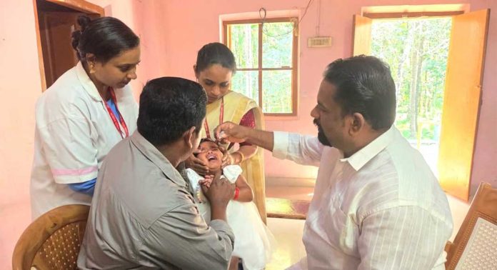 ഇലന്തൂർ ഗ്രാമപഞ്ചായത്ത് പൾസ് പോളിയോ ഇമ്മ്യൂണൈസേഷൻ തുള്ളിമരുന്ന് വാർഡ് തല വിതരണ ഉദ്ഘാടനം നടത്തി ഇലന്തൂർ ഗ്രാമപഞ്ചായത്ത് പൾസ് പോളിയോ ഇമ്മ്യൂണൈസേഷൻ തുള്ളിമരുന്ന് വാർഡ് തല വിതരണ ഉദ്ഘാടനം നടത്തി