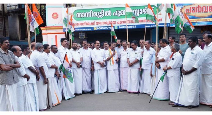 കേരളത്തിൽ പോലീസ് രാജ് നടപ്പാക്കാമെന്നത് മുഖ്യമന്ത്രിയുടെ വ്യാമോഹം ; പി.മോഹൻരാജ് കേരളത്തിൽ പോലീസ് രാജ് നടപ്പാക്കാമെന്നത് മുഖ്യമന്ത്രിയുടെ വ്യാമോഹം ; പി.മോഹൻരാജ്