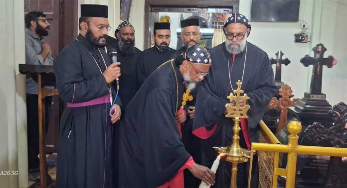 മഞ്ഞിനിക്കര ദയറായിൽ അഖണ്ഡ പ്രാർത്ഥന തുടങ്ങി മഞ്ഞിനിക്കര ദയറായിൽ അഖണ്ഡ പ്രാർത്ഥന തുടങ്ങി