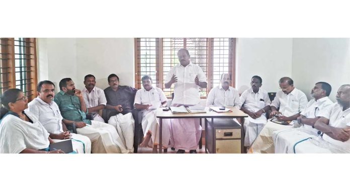 തീവ്ര വോട്ടര്പട്ടിക പരിഷ്കരണ നടപടികള് തദ്ദേശസ്ഥാപന തെരഞ്ഞെടുപ്പ് പ്രവര്ത്തനങ്ങളെ ബാധിക്കും : കോണ്ഗ്രസ് നേതൃയോഗം തീവ്ര വോട്ടര്പട്ടിക പരിഷ്കരണ നടപടികള് തദ്ദേശസ്ഥാപന തെരഞ്ഞെടുപ്പ് പ്രവര്ത്തനങ്ങളെ ബാധിക്കും : കോണ്ഗ്രസ് നേതൃയോഗം