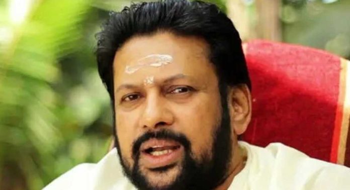 ശബരിമല പഴയ കൊടിമരത്തിലെ വാജിവാഹനം തിരികെ വാങ്ങണമെന്ന് ദേവസ്വം ബോർഡിനോട് തന്ത്രി കണ്ഠരര് രാജീവര് ശബരിമല പഴയ കൊടിമരത്തിലെ വാജിവാഹനം തിരികെ വാങ്ങണമെന്ന് ദേവസ്വം ബോർഡിനോട് തന്ത്രി കണ്ഠരര് രാജീവര്