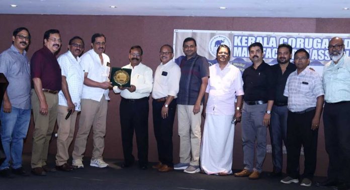 ജിഎസ്ടിയിലെ പുതിയ മാറ്റങ്ങൾ പാക്കേജിങ് വ്യവസായത്തിന് തിരിച്ചടി ; അടിയന്തിര സർക്കാർ ഇടപെടൽ വേണമെന്ന് ആവശ്യം ജിഎസ്ടിയിലെ പുതിയ മാറ്റങ്ങൾ പാക്കേജിങ് വ്യവസായത്തിന് തിരിച്ചടി ; അടിയന്തിര സർക്കാർ ഇടപെടൽ വേണമെന്ന് ആവശ്യം