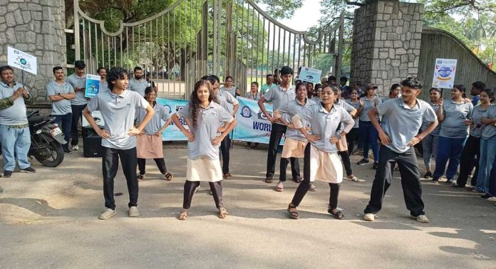 ലോക കാഴ്ച ദിനത്തിൽ വാക്കത്തോണും ഫ്ലാഷ് മോബും സംഘടിപ്പിച്ചു ലോക കാഴ്ച ദിനത്തിൽ വാക്കത്തോണും ഫ്ലാഷ് മോബും സംഘടിപ്പിച്ചു