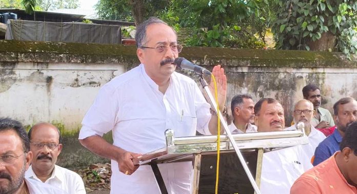 ശബരിമലയുടെ വിശുദ്ധി ഇടതുഭരണം കളങ്കപ്പെടുത്തി ; അഡ്വ. വർഗ്ഗീസ് മാമ്മൻ ശബരിമലയുടെ വിശുദ്ധി ഇടതുഭരണം കളങ്കപ്പെടുത്തി ; അഡ്വ. വർഗ്ഗീസ് മാമ്മൻ