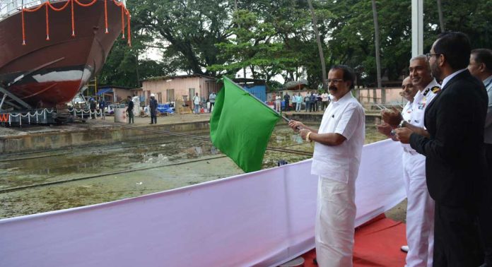 സമുദ്ര മേഖലക്ക് കരുത്തേകാൻ 250 ടൺ ശേഷിയുള്ള സ്ലിപ്പ്വേ ക്രാഡിൽ ; കേന്ദ്ര മന്ത്രി ജോർജ് കുര്യൻ കമ്മീഷൻ ചെയ്തു സമുദ്ര മേഖലക്ക് കരുത്തേകാൻ 250 ടൺ ശേഷിയുള്ള സ്ലിപ്പ്വേ ക്രാഡിൽ ; കേന്ദ്ര മന്ത്രി ജോർജ് കുര്യൻ കമ്മീഷൻ ചെയ്തു