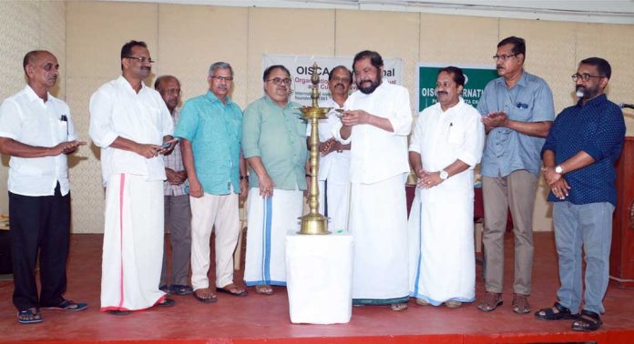 ഭൂമിയുടെ സന്തുലിതാവസ്ഥ ഉറപ്പാക്കിക്കൊണ്ട് വേണം ശാസ്ത്രനേട്ടങ്ങൾ മനുഷ്യപുരോഗതിക്കായി ഉപയോഗിക്കാനെന്ന് മുൻ എം.എൽ.എ. രാജു ഏബ്രഹാം ഭൂമിയുടെ സന്തുലിതാവസ്ഥ ഉറപ്പാക്കിക്കൊണ്ട് വേണം ശാസ്ത്രനേട്ടങ്ങൾ മനുഷ്യപുരോഗതിക്കായി ഉപയോഗിക്കാനെന്ന് മുൻ എം.എൽ.എ. രാജു ഏബ്രഹാം
