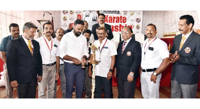 പത്തനംതിട്ട ജില്ലാ കരാട്ടെ ചാമ്പ്യൻഷിപ്പ് നടത്തി പത്തനംതിട്ട ജില്ലാ കരാട്ടെ ചാമ്പ്യൻഷിപ്പ് നടത്തി