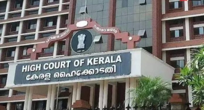 പൊന്നാനിയില് പ്രഖ്യാപിച്ച ഷിപ്പ് യാര്ഡ് പദ്ധതിക്കെതിരെ ഹൈക്കോടതിയില് ഹർജി പൊന്നാനിയില് പ്രഖ്യാപിച്ച ഷിപ്പ് യാര്ഡ് പദ്ധതിക്കെതിരെ ഹൈക്കോടതിയില് ഹർജി