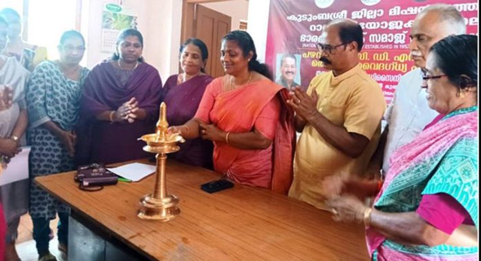 റാന്നി പഴവങ്ങാടി ഗ്രാമ പഞ്ചായത്ത് കുടുംബശ്രിയുടെ നേതൃത്വത്തില് തയ്യൽ, ഫാഷൻ ഡിസൈനിംഗ് പരിശീലനം നടത്തി റാന്നി പഴവങ്ങാടി ഗ്രാമ പഞ്ചായത്ത് കുടുംബശ്രിയുടെ നേതൃത്വത്തില് തയ്യൽ, ഫാഷൻ ഡിസൈനിംഗ് പരിശീലനം നടത്തി