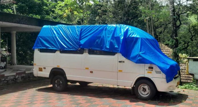 വനംവകുപ്പും ഡിറ്റിപിസിയും ശീതസമരത്തിൽ ; കട്ടപ്പുറത്തായി ഗവി ടൂർ പാക്കേജ് ട്രാവലറുകൾ വനംവകുപ്പും ഡിറ്റിപിസിയും ശീതസമരത്തിൽ ; കട്ടപ്പുറത്തായി ഗവി ടൂർ പാക്കേജ് ട്രാവലറുകൾ