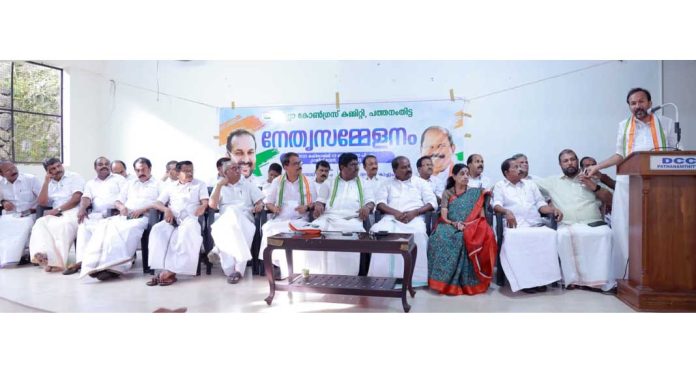 സംസ്ഥാന സര്ക്കാരും ദേവസ്വം ബോര്ഡും ശബരിമലയുടെ പവിത്രത തകര്ക്കുന്നു : പി.സി. വിഷ്ണുനാഥ് എം.എല്.എ സംസ്ഥാന സര്ക്കാരും ദേവസ്വം ബോര്ഡും ശബരിമലയുടെ പവിത്രത തകര്ക്കുന്നു : പി.സി. വിഷ്ണുനാഥ് എം.എല്.എ