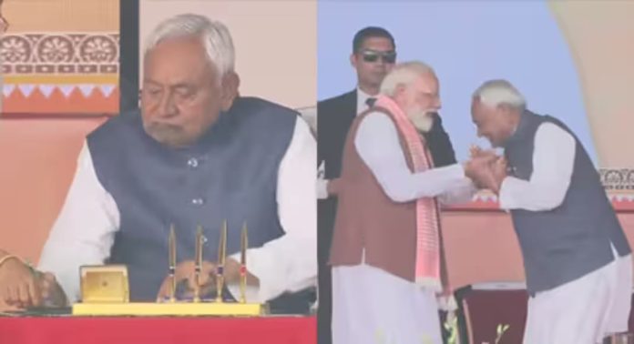 ബിഹാര് മുഖ്യമന്ത്രിയായി നിതീഷ്കുമാര് സത്യപ്രതിജ്ഞ ചെയ്തു ബിഹാര് മുഖ്യമന്ത്രിയായി നിതീഷ്കുമാര് സത്യപ്രതിജ്ഞ ചെയ്തു