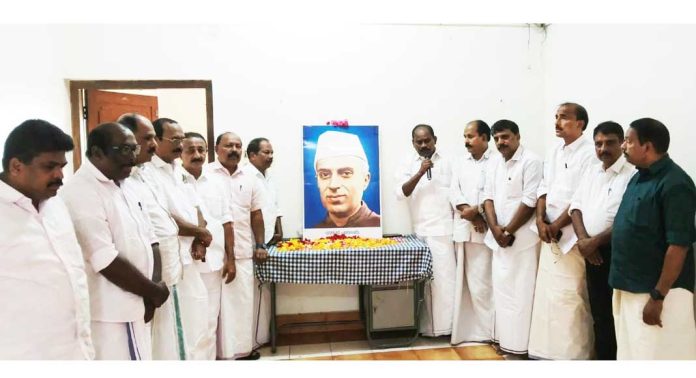 നെഹ്റു ഇന്ത്യാ രാജ്യത്തെ പടുത്തുയര്ത്തിയ നേതാവ് : പ്രൊഫ. സതീഷ് കൊച്ചുപറമ്പില് നെഹ്റു ഇന്ത്യാ രാജ്യത്തെ പടുത്തുയര്ത്തിയ നേതാവ് : പ്രൊഫ. സതീഷ് കൊച്ചുപറമ്പില്