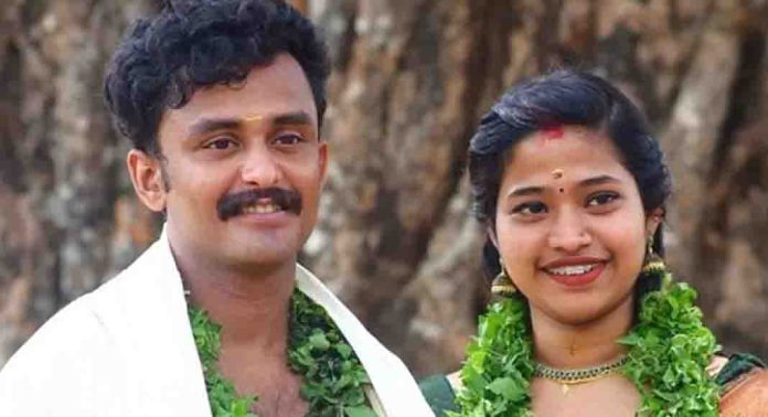 ഭർതൃവീട്ടിൽ ഗർഭിണി പൊള്ളലേറ്റ് മരിച്ച സംഭവം ; ആത്മഹത്യയെന്ന് പ്രാഥമിക നിഗമനം ഭർതൃവീട്ടിൽ ഗർഭിണി പൊള്ളലേറ്റ് മരിച്ച സംഭവം ; ആത്മഹത്യയെന്ന് പ്രാഥമിക നിഗമനം