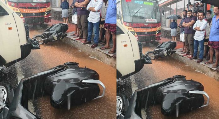 വകയാർ കോട്ടയം മുക്കിൽ വാഹനാപകടം ; രണ്ടുപേർക്ക് പരിക്ക് വകയാർ കോട്ടയം മുക്കിൽ വാഹനാപകടം ; രണ്ടുപേർക്ക് പരിക്ക്