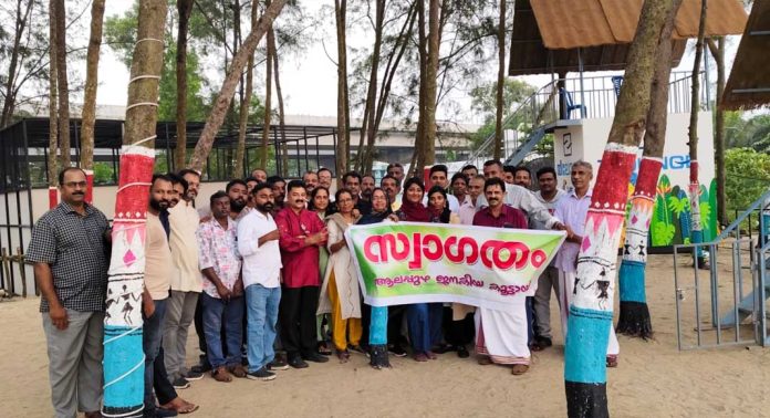 സമൂഹ നന്മയ്ക്കായി അവർ ഒന്നിച്ചു ; ആലപ്പുഴ ജനകീയ കൂട്ടായ്മയ്ക്ക് ഉജ്വല തുടക്കം സമൂഹ നന്മയ്ക്കായി അവർ ഒന്നിച്ചു ; ആലപ്പുഴ ജനകീയ കൂട്ടായ്മയ്ക്ക് ഉജ്വല തുടക്കം