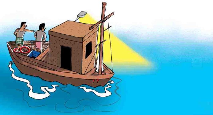 നിയമവിരുദ്ധമായി മത്സ്യബന്ധനം നടത്തിയ ബോട്ട് ഫിഷറീസ് മറൈന് എന്ഫോഴ്സ്മെന്റ് വിഭാഗം പിടികൂടി നിയമവിരുദ്ധമായി മത്സ്യബന്ധനം നടത്തിയ ബോട്ട് ഫിഷറീസ് മറൈന് എന്ഫോഴ്സ്മെന്റ് വിഭാഗം പിടികൂടി