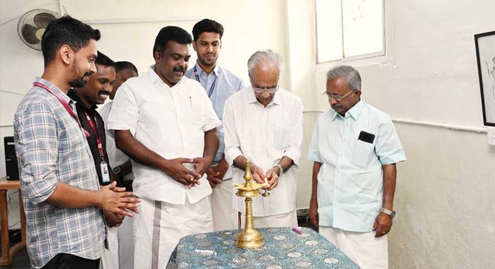 ഇന്ഫര്മേഷന് ആൻഡ് പബ്ലിക് റിലേഷന്സ് വകുപ്പിന്റെ മീഡിയ സെന്റര് പ്രവർത്തനം ആരംഭിച്ചു ഇന്ഫര്മേഷന് ആൻഡ് പബ്ലിക് റിലേഷന്സ് വകുപ്പിന്റെ മീഡിയ സെന്റര് പ്രവർത്തനം ആരംഭിച്ചു