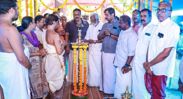 അങ്ങാടി ശാസ്താ ക്ഷേത്രത്തിൽ നടത്തിയ നവശക്തി അർച്ചനയിലും ഹോമത്തിലും നൂറുകണക്കിന് ഭക്തർ പങ്കെടുത്തു അങ്ങാടി ശാസ്താ ക്ഷേത്രത്തിൽ നടത്തിയ നവശക്തി അർച്ചനയിലും ഹോമത്തിലും നൂറുകണക്കിന് ഭക്തർ പങ്കെടുത്തു