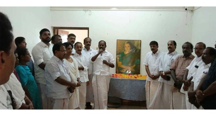 ഇന്ദിരാഗാന്ധി ലോകം കണ്ട ശക്തയായ ഭരണാധികാരി : പ്രൊഫ. സതീഷ് കൊച്ചുപറമ്പില് ഇന്ദിരാഗാന്ധി ലോകം കണ്ട ശക്തയായ ഭരണാധികാരി : പ്രൊഫ. സതീഷ് കൊച്ചുപറമ്പില്