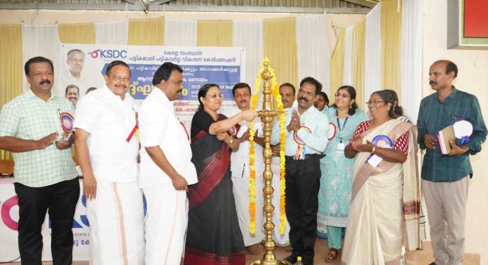 പട്ടികജാതി – പട്ടികവര്ഗ വികസന കോര്പ്പറേഷന് വായ്പ പദ്ധതി സാധാരണക്കാര്ക്ക് ആശ്വാസകരം : മന്ത്രി വീണാ ജോര്ജ് പട്ടികജാതി – പട്ടികവര്ഗ വികസന കോര്പ്പറേഷന് വായ്പ പദ്ധതി സാധാരണക്കാര്ക്ക് ആശ്വാസകരം : മന്ത്രി വീണാ ജോര്ജ്