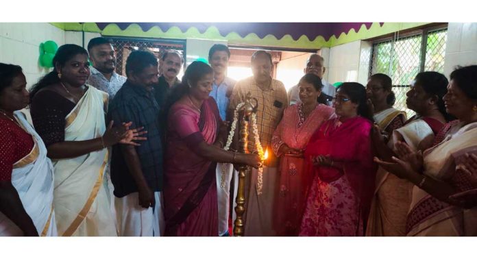 പഴവങ്ങാടി ഗ്രാമപഞ്ചായത്ത് കുടുംബശ്രീ സിഡിഎസ് നവീകരിച്ച ഓഫീസ് ഉദ്ഘാടനം ചെയ്തു പഴവങ്ങാടി ഗ്രാമപഞ്ചായത്ത് കുടുംബശ്രീ സിഡിഎസ് നവീകരിച്ച ഓഫീസ് ഉദ്ഘാടനം ചെയ്തു