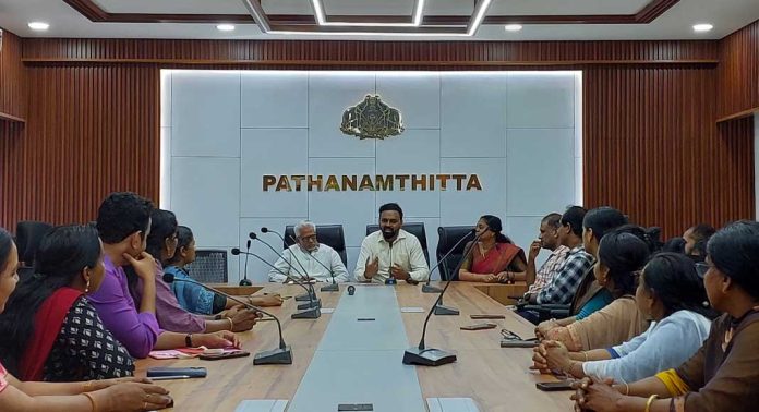 ഭരണഭാഷ വാരാഘോഷം : ജീവനക്കാര്ക്ക് തര്ജമ മല്സരം സംഘടിപ്പിച്ചു ഭരണഭാഷ വാരാഘോഷം : ജീവനക്കാര്ക്ക് തര്ജമ മല്സരം സംഘടിപ്പിച്ചു