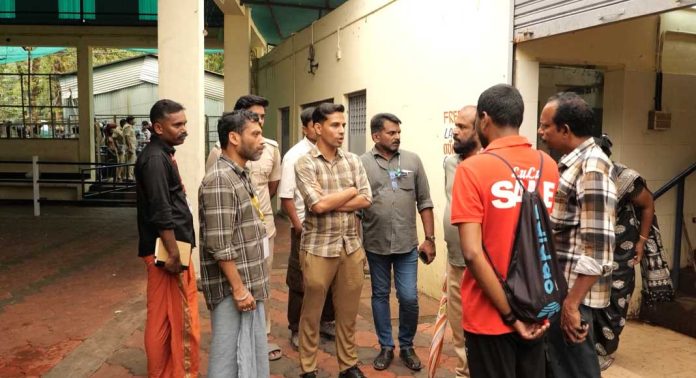 മാസ് ക്ലീനിംഗ് ഡ്രൈവും ക്യൂ കോംപ്ലക്സുകളില് ശുചിത്വ പരിശോധനയും നടത്തി മാസ് ക്ലീനിംഗ് ഡ്രൈവും ക്യൂ കോംപ്ലക്സുകളില് ശുചിത്വ പരിശോധനയും നടത്തി