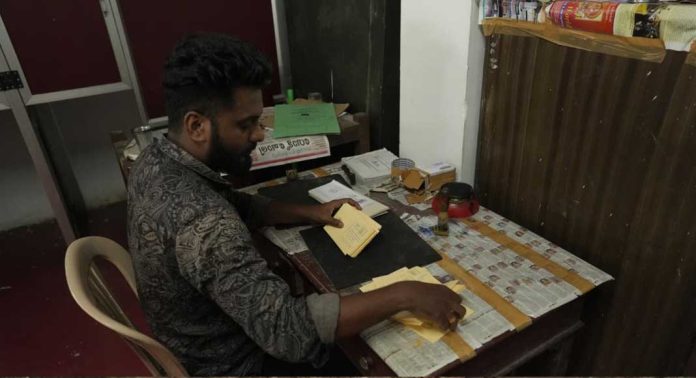 പതിവ് തെറ്റാതെ ഈ വര്ഷവും സന്നിധാനത്തെ പോസ്റ്റ് ഓഫീസിൽ നിന്ന് കത്തുകളുടെ പ്രവാഹം പതിവ് തെറ്റാതെ ഈ വര്ഷവും സന്നിധാനത്തെ പോസ്റ്റ് ഓഫീസിൽ നിന്ന് കത്തുകളുടെ പ്രവാഹം