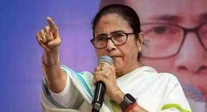 കേന്ദ്രത്തിൽ ബി.ജെ.പിക്ക് ഉടൻ അധികാരം നഷ്ടപ്പെടുമെന്നും മമത ബാനർജി കേന്ദ്രത്തിൽ ബി.ജെ.പിക്ക് ഉടൻ അധികാരം നഷ്ടപ്പെടുമെന്നും മമത ബാനർജി