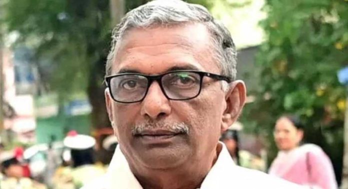 ശബരിമല സ്വര്ണക്കൊള്ള കേസിൽ എ പത്മകുമാര് അറസ്റ്റില് ശബരിമല സ്വര്ണക്കൊള്ള കേസിൽ എ പത്മകുമാര് അറസ്റ്റില്