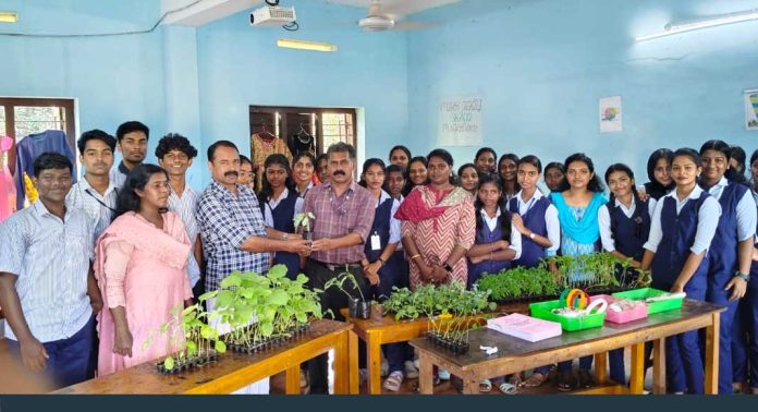 ഇടമുറി ഗവ.ഹയര് സെക്കന്ഡറി സ്കൂളില് സ്വാപ്പ് ഷോപ്പ് സംഘടിപ്പിച്ചു ഇടമുറി ഗവ.ഹയര് സെക്കന്ഡറി സ്കൂളില് സ്വാപ്പ് ഷോപ്പ് സംഘടിപ്പിച്ചു