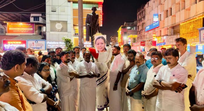പത്തനംതിട്ട ജില്ലയ്ക്ക് അപമാനമായ ആരോഗ്യമന്ത്രി രാജിവെയ്ക്കുക : യൂത്ത് കോൺഗ്രസ് ജില്ലാ കമ്മിറ്റി പത്തനംതിട്ട ജില്ലയ്ക്ക് അപമാനമായ ആരോഗ്യമന്ത്രി രാജിവെയ്ക്കുക : യൂത്ത് കോൺഗ്രസ് ജില്ലാ കമ്മിറ്റി
