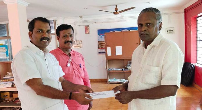 ശബരിമല തീര്ഥാടനം : കല്ലേലി അച്ചന്കോവില് കാനന പാത സഞ്ചാരയോഗ്യമാക്കണം : കല്ലേലികാവ് ഭരണ സമിതി നിവേദനം നല്കി ശബരിമല തീര്ഥാടനം : കല്ലേലി അച്ചന്കോവില് കാനന പാത സഞ്ചാരയോഗ്യമാക്കണം : കല്ലേലികാവ് ഭരണ സമിതി നിവേദനം നല്കി