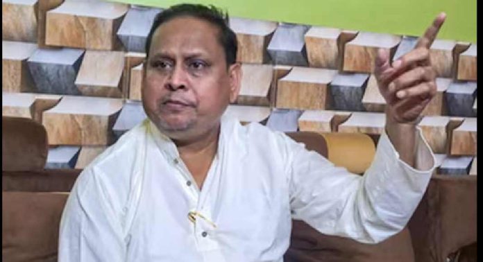 ബാബറി മസ്ജിദ് പുനർനിർമ്മിക്കുമെന്ന് പ്രഖ്യാപിച്ച എംഎൽഎ ഹുമയൂൺ കബീറിനെ സസ്പെൻഡ് ചെയ്ത് തൃണമൂൽ ബാബറി മസ്ജിദ് പുനർനിർമ്മിക്കുമെന്ന് പ്രഖ്യാപിച്ച എംഎൽഎ ഹുമയൂൺ കബീറിനെ സസ്പെൻഡ് ചെയ്ത് തൃണമൂൽ